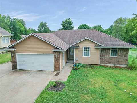 506 Quail Creek Drive, Odessa, MO 64076