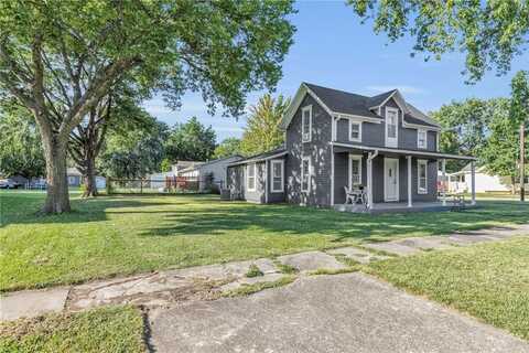 421 Chestnut Street, Osawatomie, KS 66064