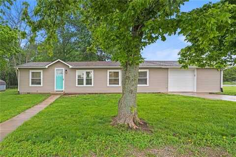 125 Silver Shadow Lane, Linn Valley, KS 66040