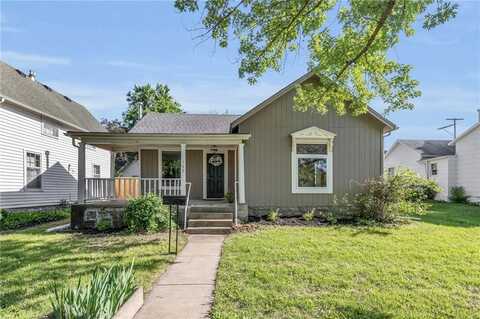 103 E Piankishaw Street, Paola, KS 66071