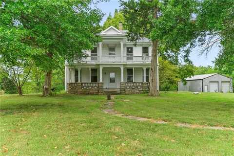 212 NW 21st Road, Warrensburg, MO 64093