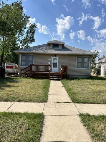 527 Dayton ST, Wolf Point, MT 59201