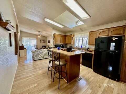 53466 Country Club Dr, Idyllwild, CA 92549