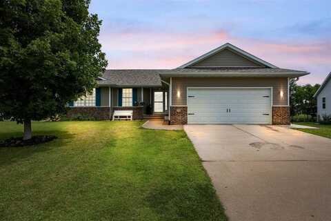 70 Cattail Ln, NorthLiberty, IA 52317