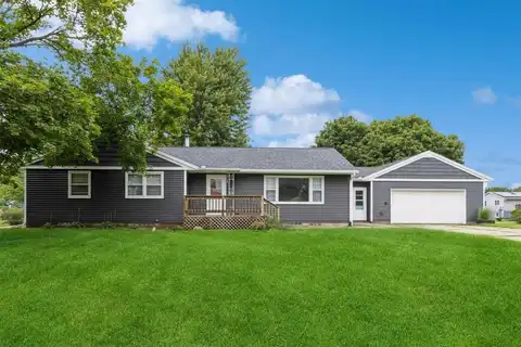 1295 Howard Avenue, Marengo, IA 52301