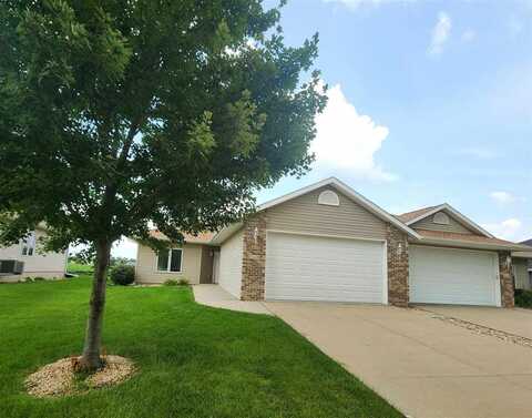 718 NE Dorchester Place, CedarRapids, IA 52402