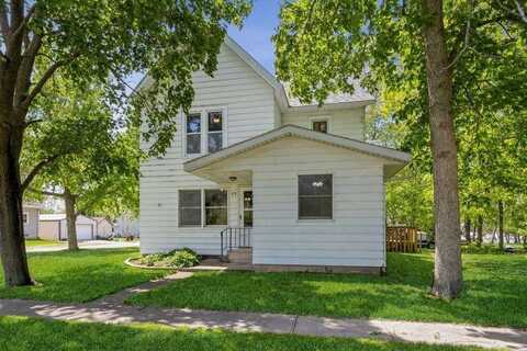 379 Milwaukee Street, Parnell, IA 52325