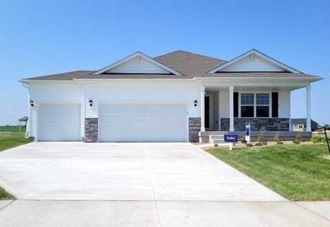 2832 Prairie Wind Ct, Hiawatha, IA 52233