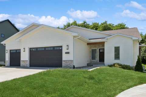 273 Lindemann Dr, IowaCity, IA 52245