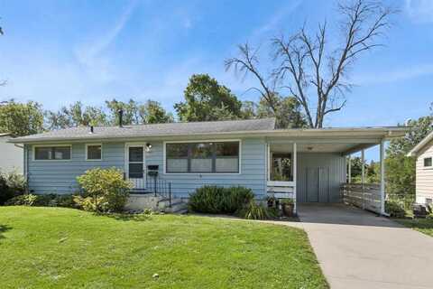 2517 Friendship St, IowaCity, IA 52245