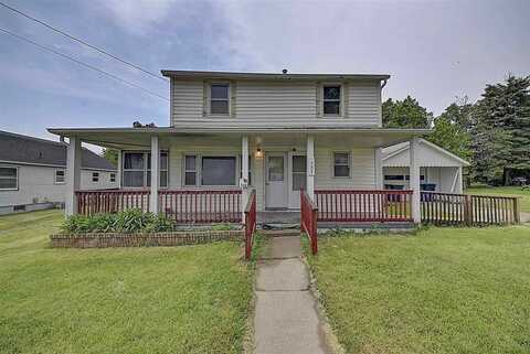 909 4th Ave, Vinton, IA 52349