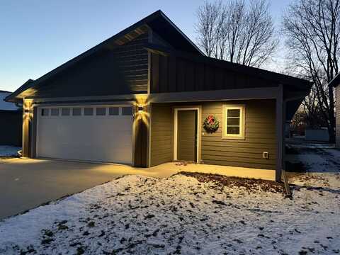 207 34th Avenue W, Spencer, IA 51301