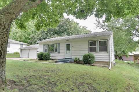 715 W 6th Avenue N, Estherville, IA 51334