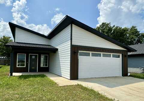 203 34th Avenue W, Spencer, IA 51301