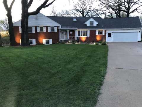 51 Manor Circle, Estherville, IA 51334