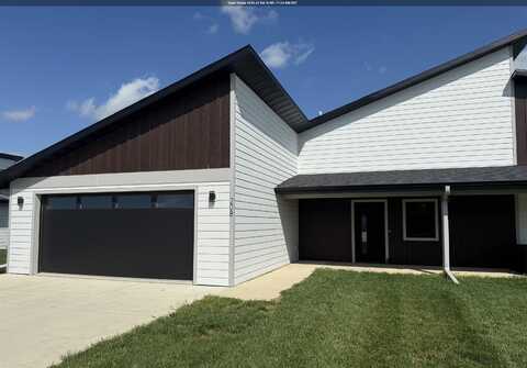 208 34th Avenue W, Spencer, IA 51301