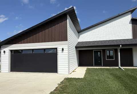106 34th Avenue W, Spencer, IA 51301