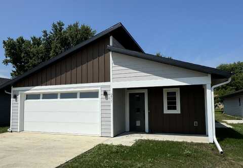 211 34th Avenue W, Spencer, IA 51301