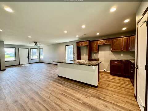 209 34th Avenue W, Spencer, IA 51301
