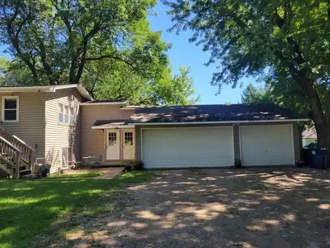 2205 Erie Avenue B, Spirit Lake, IA 51360