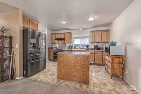 307 N 7th St W, Homedale, ID 83628