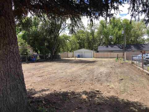 8 E Main St, Middleton, ID 83644