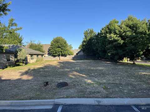 6665 N Glenwood St, Boise, ID 83714