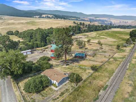 66816 Sunrise Rd., Enterprise, OR 97828