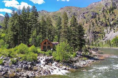 1 Salmon River, Riggins, ID 83549