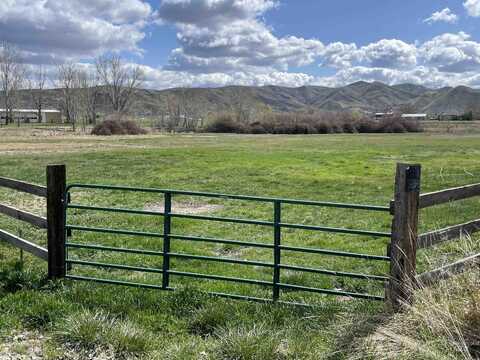 2776 N Plaza Rd, Emmett, ID 83617