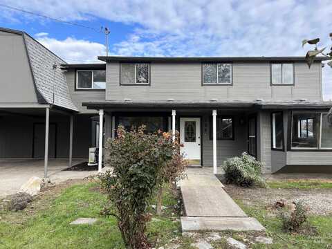 306 W 1st Street, Emmett, ID 83617