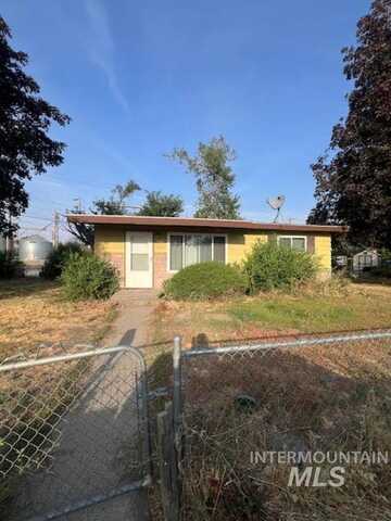 495 S 2nd Street E, Mountain Home, ID 83647