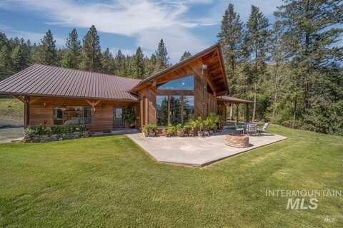 110 Pineway Lane, Kamiah, ID 83536