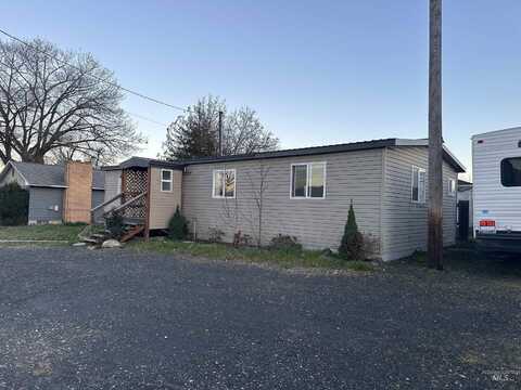 1327 Highland Ave, Clarkston, WA 99403