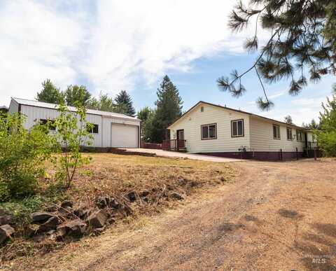 606 5th Avenue, Deary, ID 83823