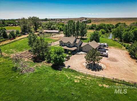 301 Riverview Dr, Shoshone, ID 83355