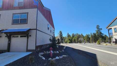 118 Broken Pine Ln, McCall, ID 83638