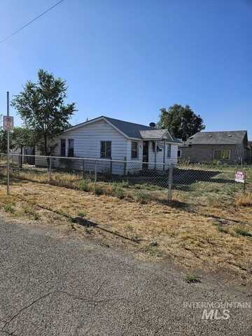 298 NE 2nd Street, Ontario, OR 97914