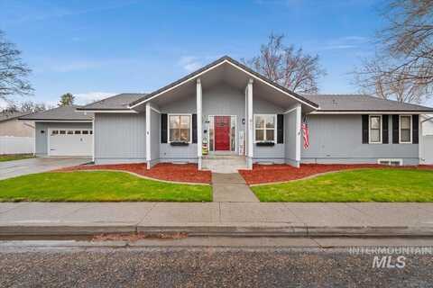 860 Terrell Dr, Mountain Home, ID 83647