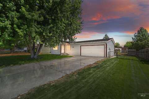 1220 N Haskett St, Mountain Home, ID 83647