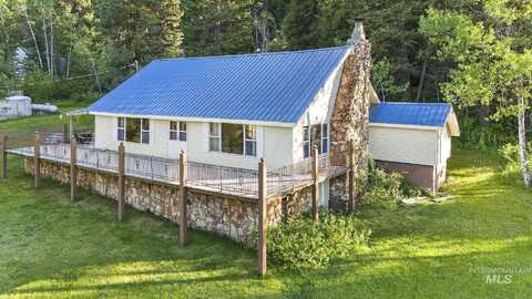 17 Lem Ct., Cascade, ID 83611