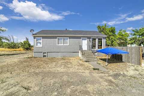 532 2nd Ave W, Gooding, ID 83330