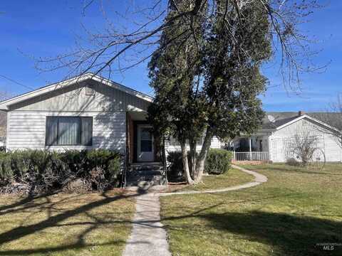 5573 E Main, King Hill, ID 83633