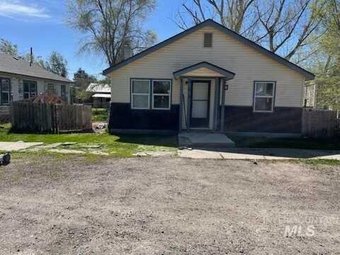 309 Nebraska St, Gooding, ID 83330