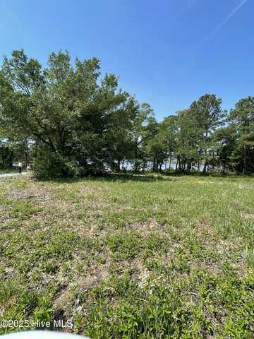 408 Red Drum Way W, Swansboro, NC 28584