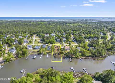 353 Chadwick Shores Drive, Sneads Ferry, NC 28460