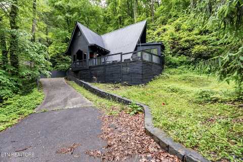 1043 Ski Mountain Rd, Gatlinburg, TN 37738