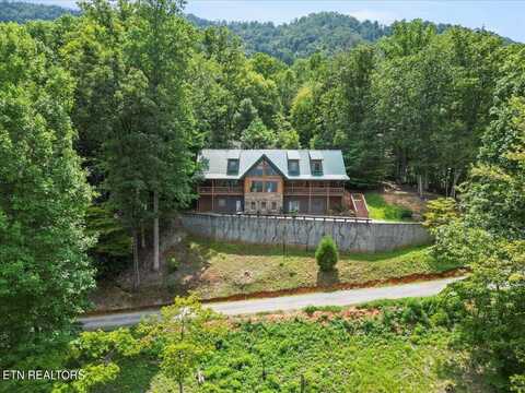 985 Old Cades Cove Rd, Townsend, TN 37882