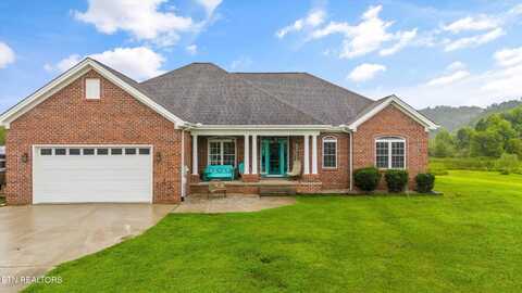 108 Brenray Drive, Harriman, TN 37748