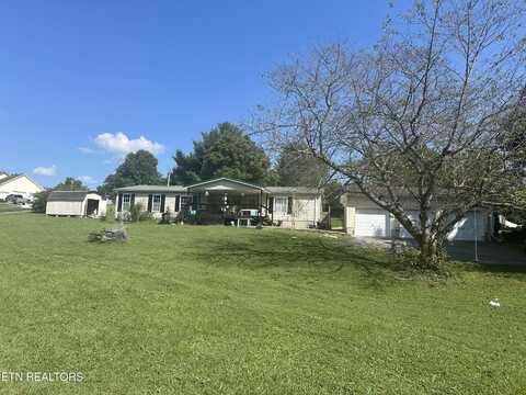 306 Mullis Lane, Jacksboro, TN 37757